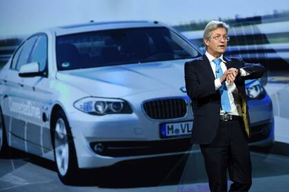 Elmar Frickenstein, vicepresidente senior de BMW, durante su presentación en la CES