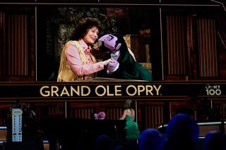 Elmo y Abby Cadabby de "Sesame Street" debutan cantando en el Grand Ole Opry
