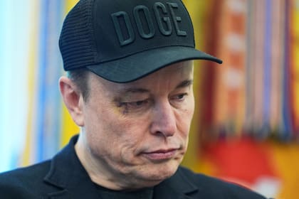 Elon Musk asiste a una conferencia de prensa con el presidente Donald Trump en el Despacho Oval de la Casa Blanca, el viernes 30 de mayo de 2025, en Washington. (AP Foto/Evan Vucci)