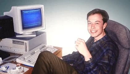 Elon Musk aspiraba a ser desarrollador de software y empezó su carrera como programador de videojuegos cuando apenas tenía 12 años