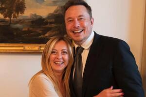 Elon Musk con Giorgia Meloni en una foto posteada en el Instagram de la premier italiana
