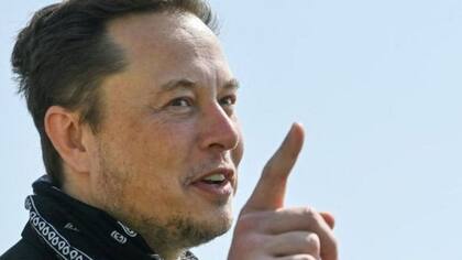 Elon Musk ha dicho que considera que la inteligencia artificial es "potencialmente más peligrosa que las ojivas nucleares"