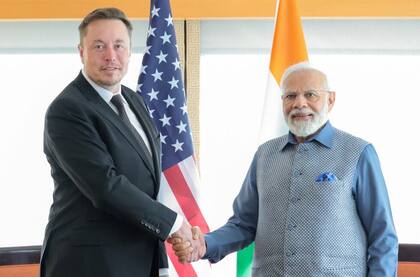 Elon Musk junto al primer ministro de la India, Narendra Modi, en Nueva York.
