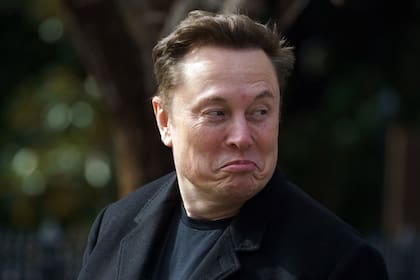Musk, aunque sin cargo formal en el DOGE, juega un rol clave en la reestructuración de agencias federales y en la estrategia de ahorros del gobierno