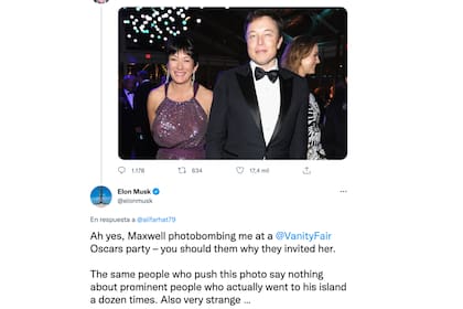 Elon y Maxwell posan en una fiesta de los Vanity Fair