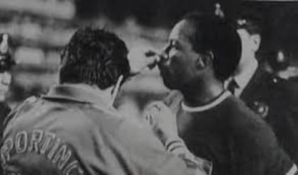 Eloy Campos sufrió una fractura del tabique nasal, por una patada de Jorge Coch.