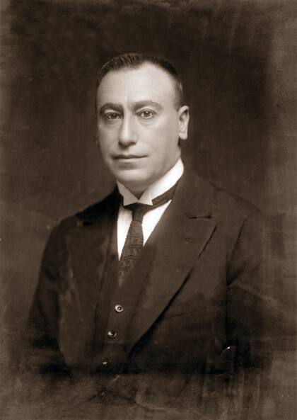 Elpidio González nació en Rosario, Santa Fe, el 1 de agosto de 1875.