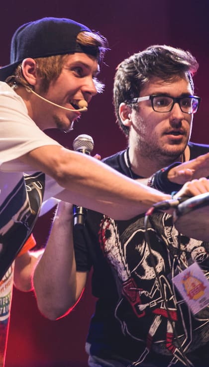 ElRubius y Mangel en una de sus presentaciones del Club Media Fest