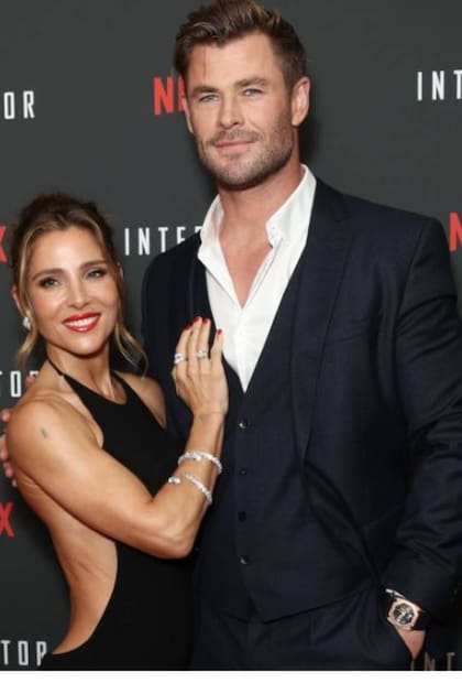 Elsa Pataky junto a su esposo Chris Hemsworth; ella protagoniza Interceptor mientras que él hace una pequeña aparición y es también productor ejecutivo