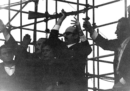 Elsa vio la masacre de Ezeiza, de junio de 1973, como un viso de que venían tiempos violentos y riesgosos para sus hijas