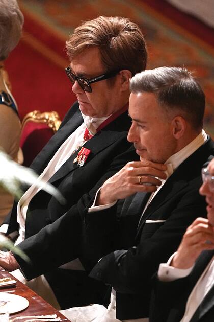 Elton John, gran amigo de los Windsor, con su marido, el director y productor de cine canadiense David Furnish.