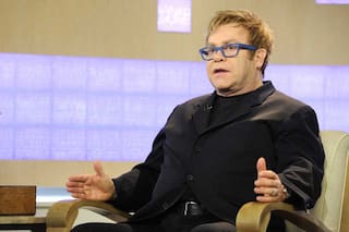 Elton John se declara "indignado" en juicio por acusaciones de intrusión del Daily Mail