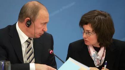 Elvira Nabiullina fue asesora económica de Vladimir Putin antes de llegar a la presidencia del Banco Central de Rusia