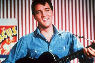 De su color de pelo real al encuentro secreto con los Beatles: diez cosas que no sabías de Elvis