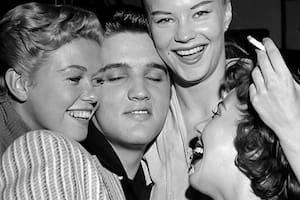 Elvis Presley: su carrera, su fragilidad anímica, su malvado manager y su trágico final