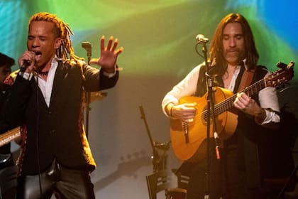 Emanuel brilló con Mambrú en los 2000 y, ante su sorpresa, se convirtió en una estrella adolescente.