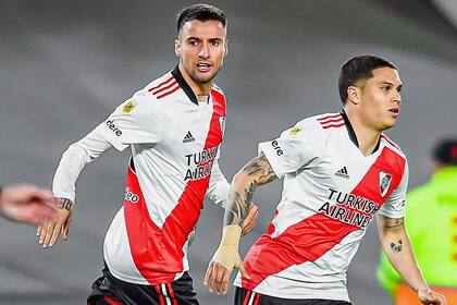 Emanuel Mammana y Juanfer Quintero, dos que deben definir su futuro inmediato