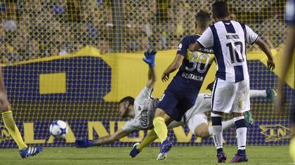Emanuel Reynoso convierte el gol más importante de su vida