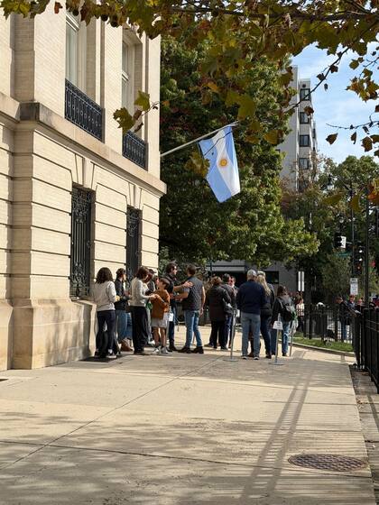 La iniciativa se lleva a cabo para evitar que los residentes tengan que viajar a Washington, D.C., donde se encuentra la sede diplomática (Instagram/@arginusa)