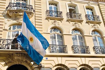 Embajada Argentina en París, Francia