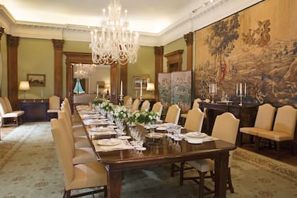 Uno de los salones de la Embajada de Gran Bretaña en Buenos Aires