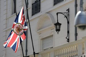 El trabajo que ofrece la Embajada de Gran Bretaña que empieza en marzo y se paga en dólares