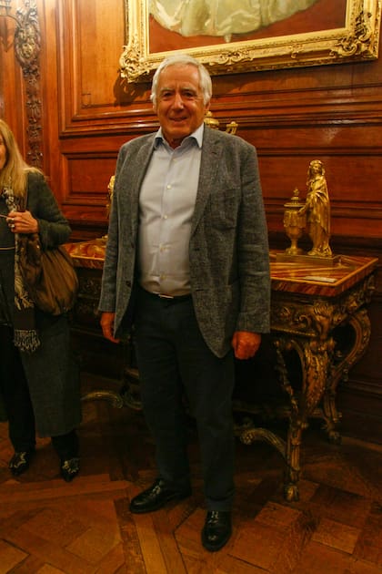 Embajador Domingo Cullen.