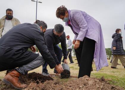 Embajadora de Israel, Galit Ronen, junto al intendente de Vicente López, Jorge Macri.