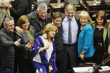 Primera exhibición de fuerza de la oposición peronista en el Congreso