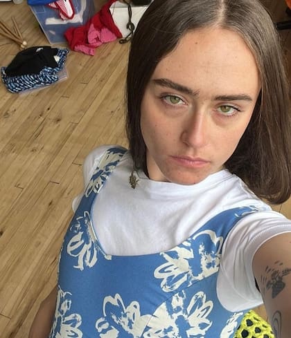 Emhoff nació el 29 de mayo de 1999, hija del segundo caballero estadounidense Doug Emhoff