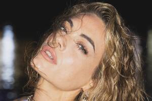 Emilia Attias compartió imágenes del vestido de encaje blanco que usó para un evento y causó furor en las redes (Foto: Instagram @emilia_att)