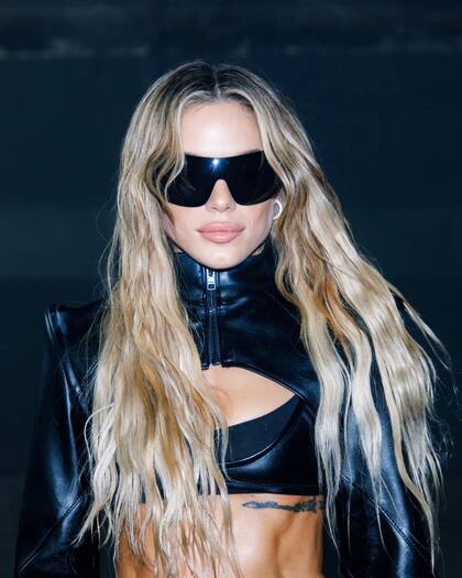 Emilia Attias protagonizó el videoclip de "Qué hacemo'", la nueva canción de Rusherking y Paulo Londra (Foto: Instagram @emilia_att)