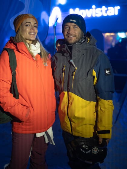 Emilia Attias y Tacho Riera, en el Movistar Ski Day que tuvo su debut en el Cerro Catedral