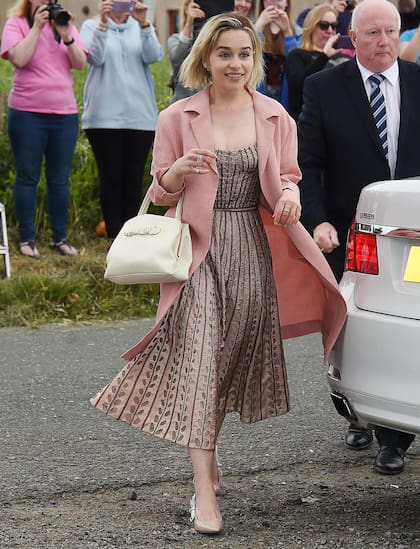 Emilia Clarke también fue a la fiesta