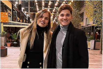 Emilia Ferrero acompañó a Julián Álvarez a Londres