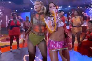 Emilia Mernes apareció en Gran Hermano Brasil junto a Luisa Sonza y ambas cantaron su nuevo tema: "Bunda"