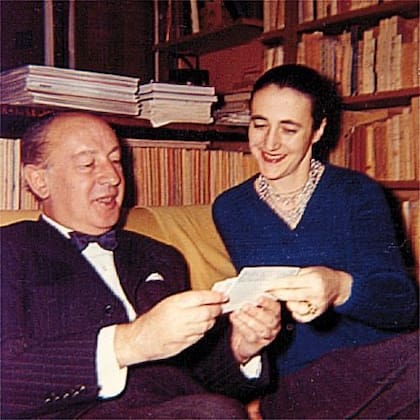 Emilia Puceiro de Zuleta con Guillermo de Torre, en 1962