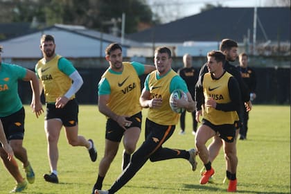 Emiliano Boffelli durante la práctica en el Linwood Rugby Club