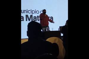 Emiliano Bondarchuk se hizo cargo en Twitter de ser él quien subió al escenario y arremetió contra los funcionarios locales