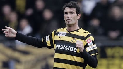 Emiliano Dudar con la camiseta del Young Boys de Suiza