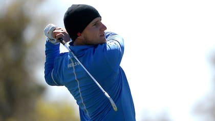 Emiliano Grillo le hizo frente al frío y se subió a la punta tras los primeros 18 hoyos