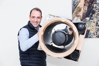 Ideas millonarias. El exhacker que vende microsatélites en todo el mundo