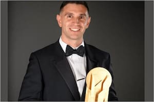 Emiliano Martínez viajó a Francia para la premiación del Balón de Oro 2024