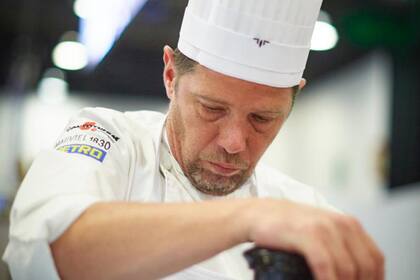 Emiliano recibió mucho apoyo del cocinero argentino más premiado, Mauro Colagreco
