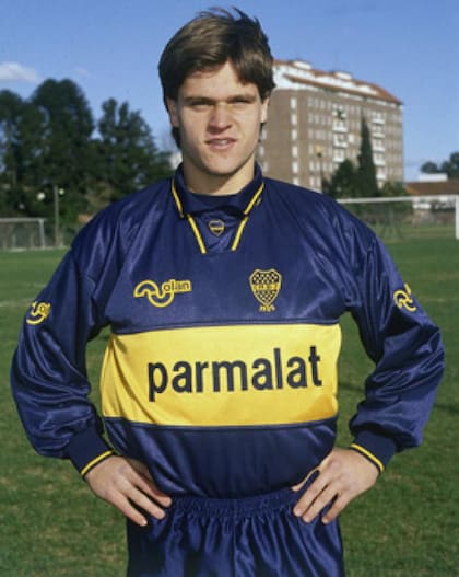 Emiliano Romay con la camiseta de Boca; en el Xeneize disputó cinco partidos durante 1994 y marcó tres goles
