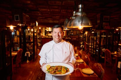 Emiliano Yulita en el restaurante El Mercado, dentro del Hotel Faena