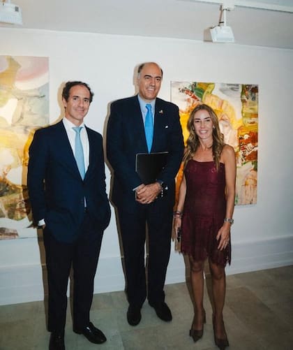 Emilio Ilac junto al embajador Wenceslao Bunge Saravia y a Paulina Fernández Rubio de Puente