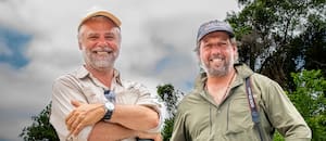 Son fotógrafos y guían viajes de aventura por Brasil y Tanzania