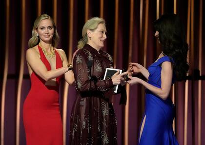 Emily Blunt, Meryl Streep, y Anne Hathaway protagonizaron un divertido homenaje a El diablo viste a la moda