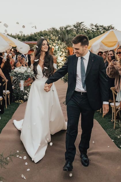 Emily y Rodrigo
se conocieron en 2023 a través de unos amigos
y el año pasado él le propuso casamiento en el
Central Park, durante un viaje a Nueva York